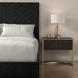 * Meet U In The Middle - King in room - angle 4.0