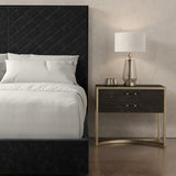 Meet U In The Middle - King in room - angle 4.0
