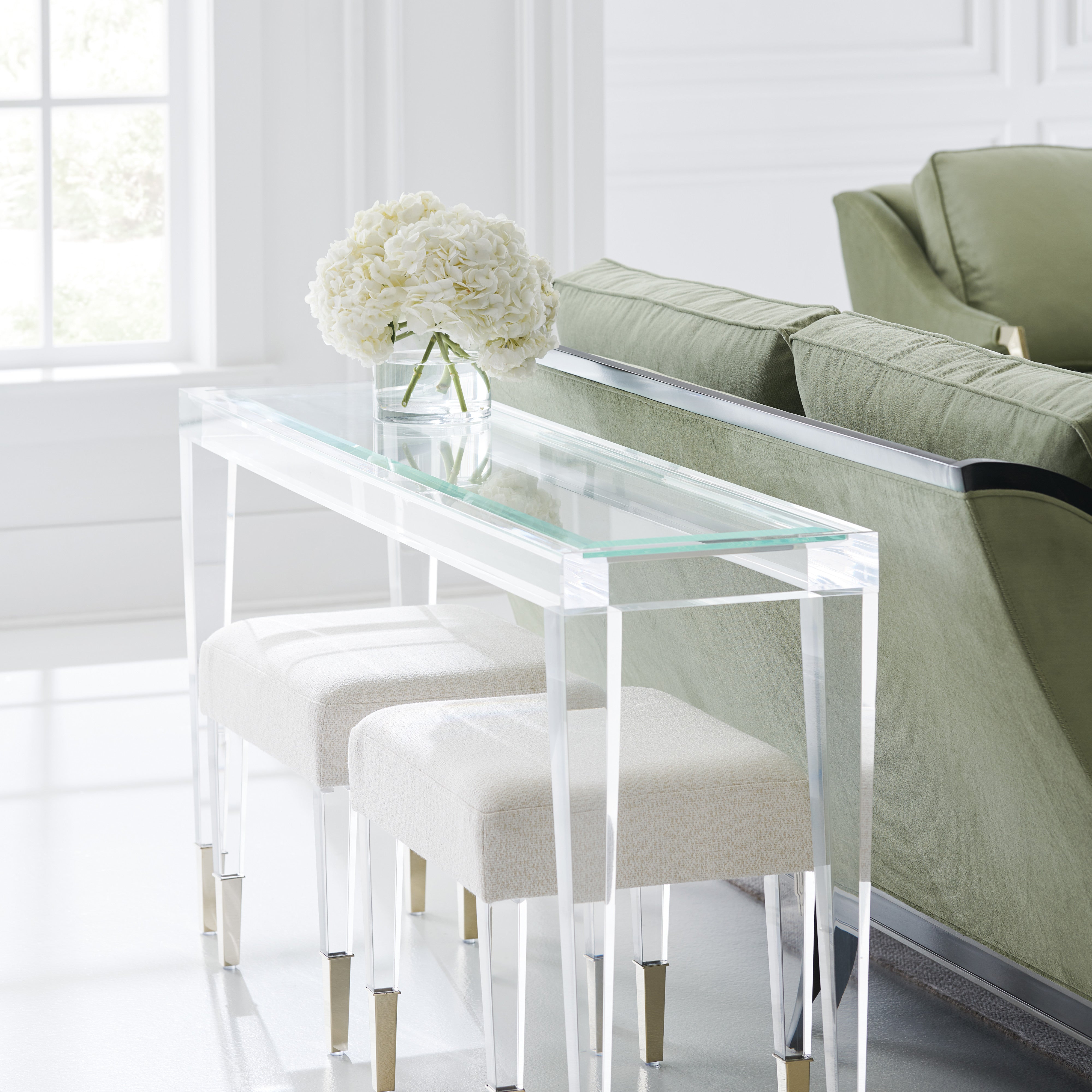 Ahhhhh in room - angle 1