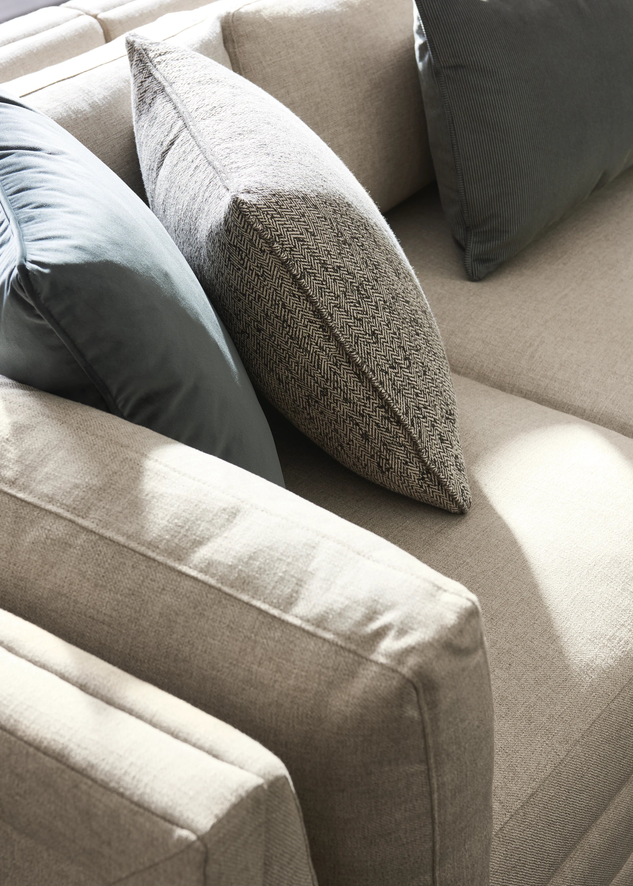 Fusion Armless Chair - detail 2.0