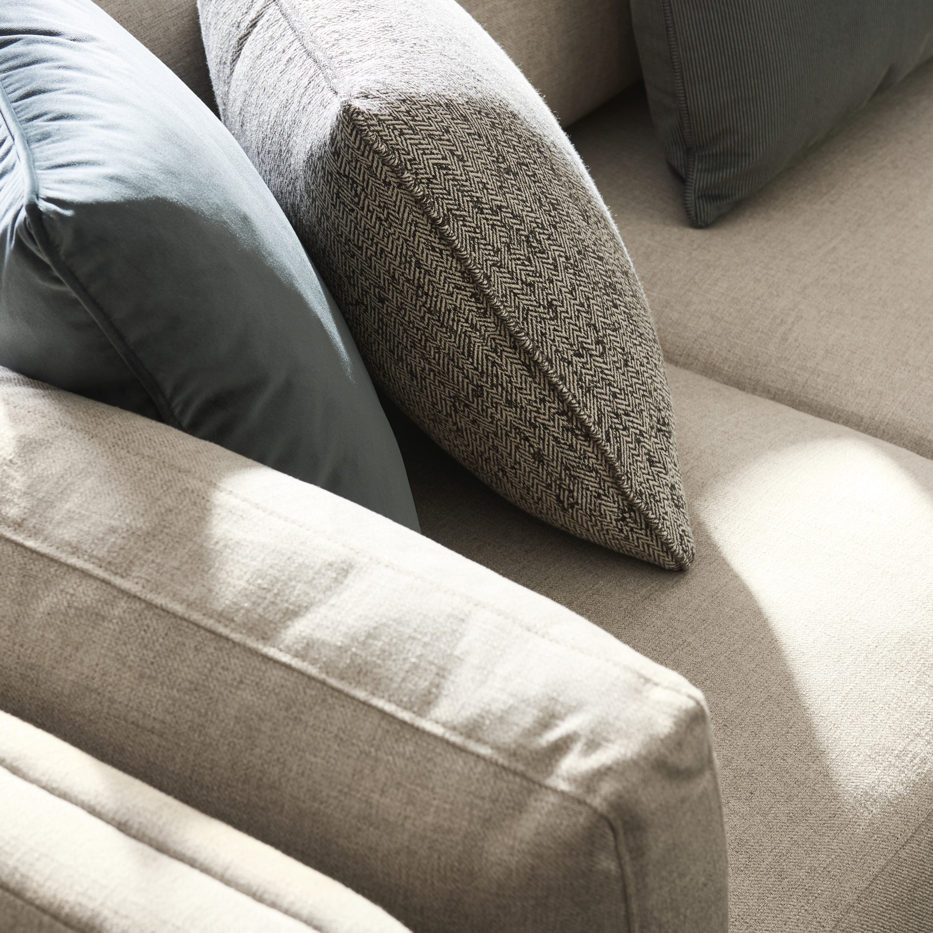 Fusion Armless Chair - detail 2.0