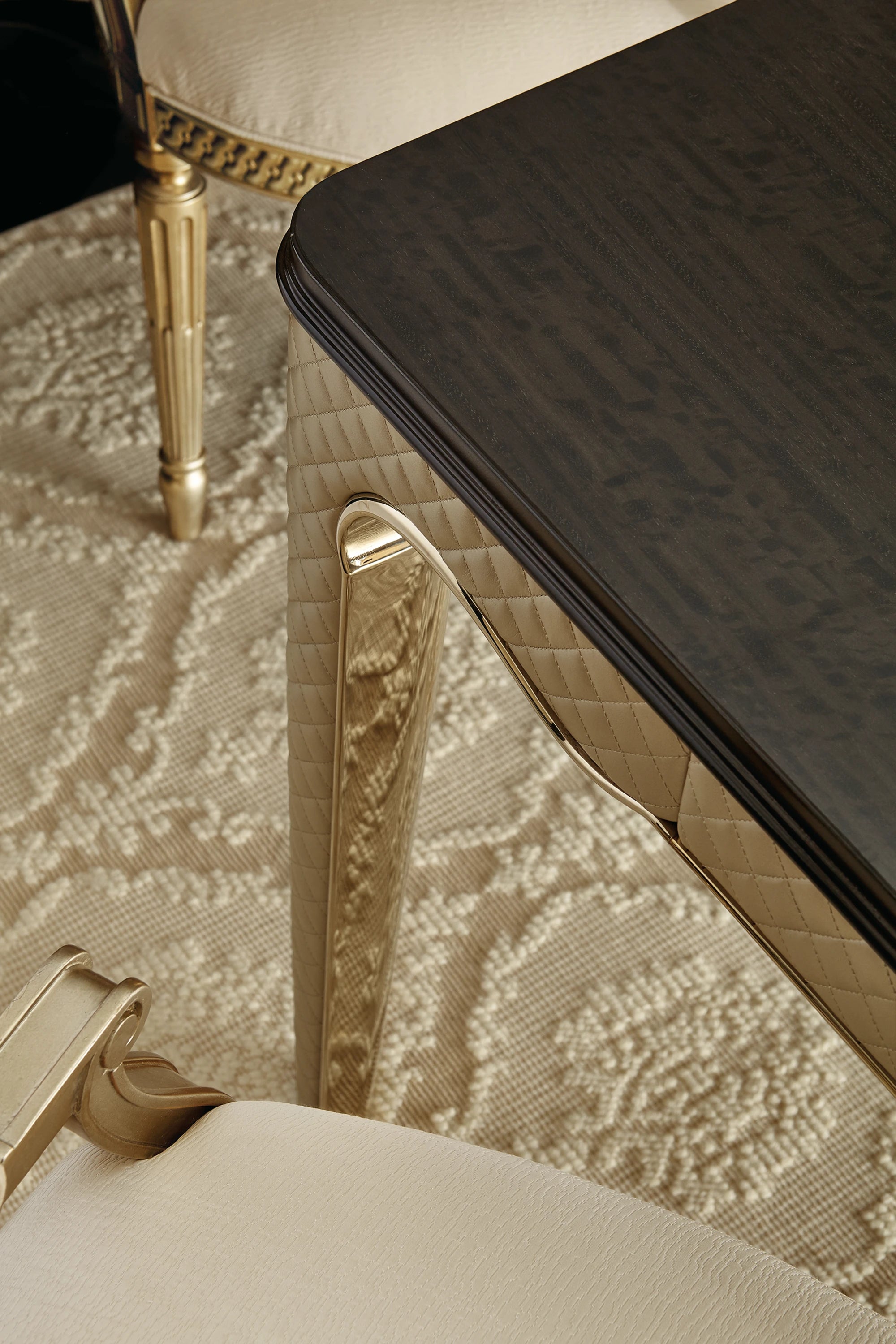 The Aristocrat Dining Table - detail 13.0