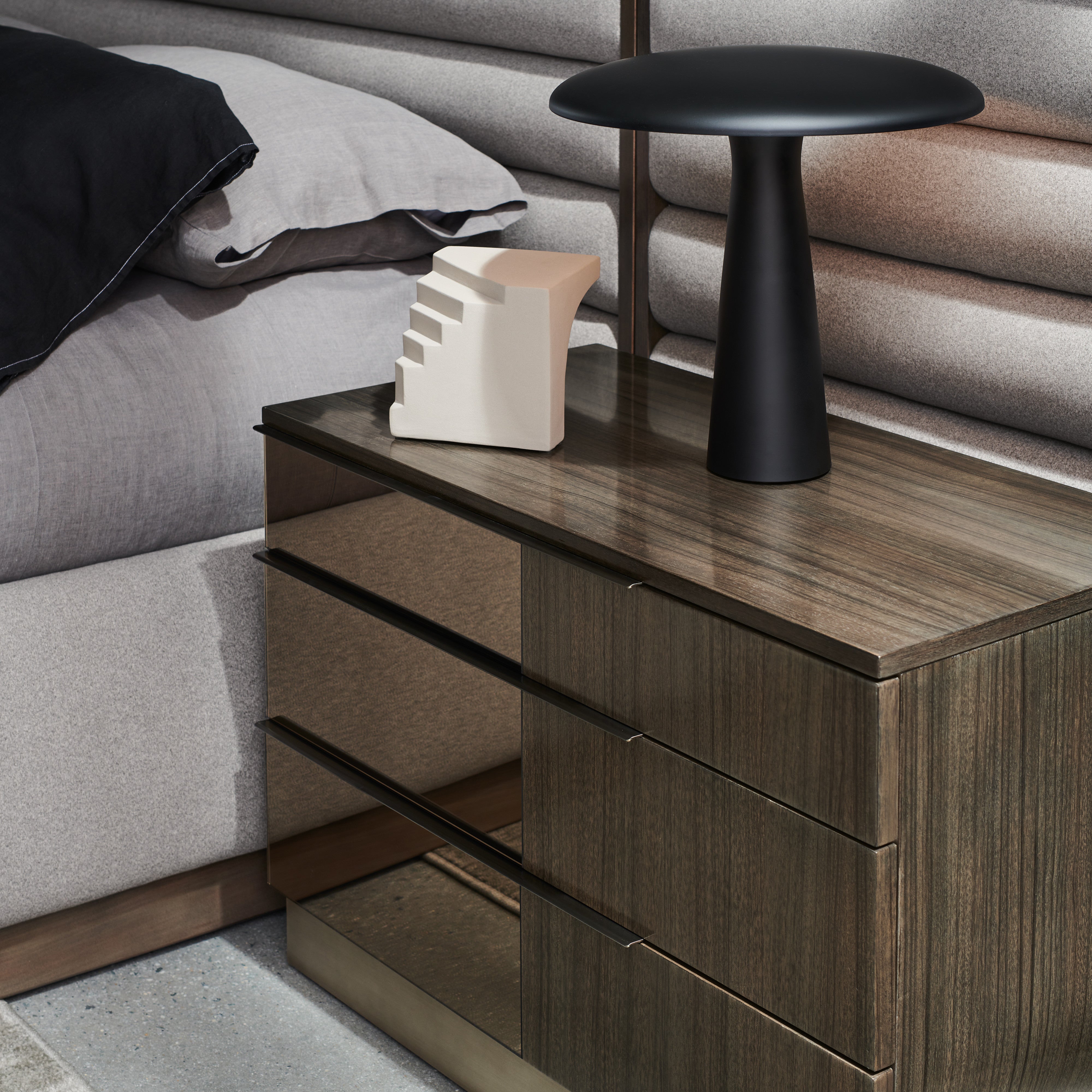 detail of La Moda Rf Nightstand