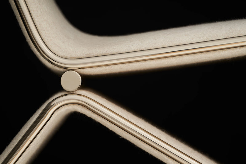 Parallax Chaise