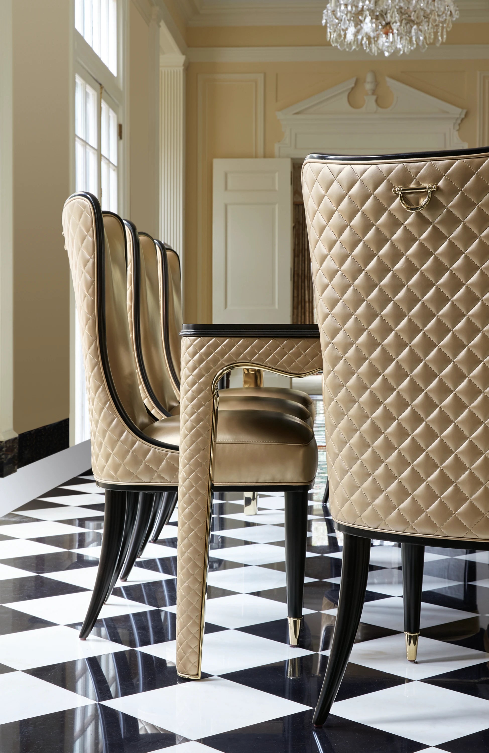 The Aristocrat Dining Table - detail 12.0