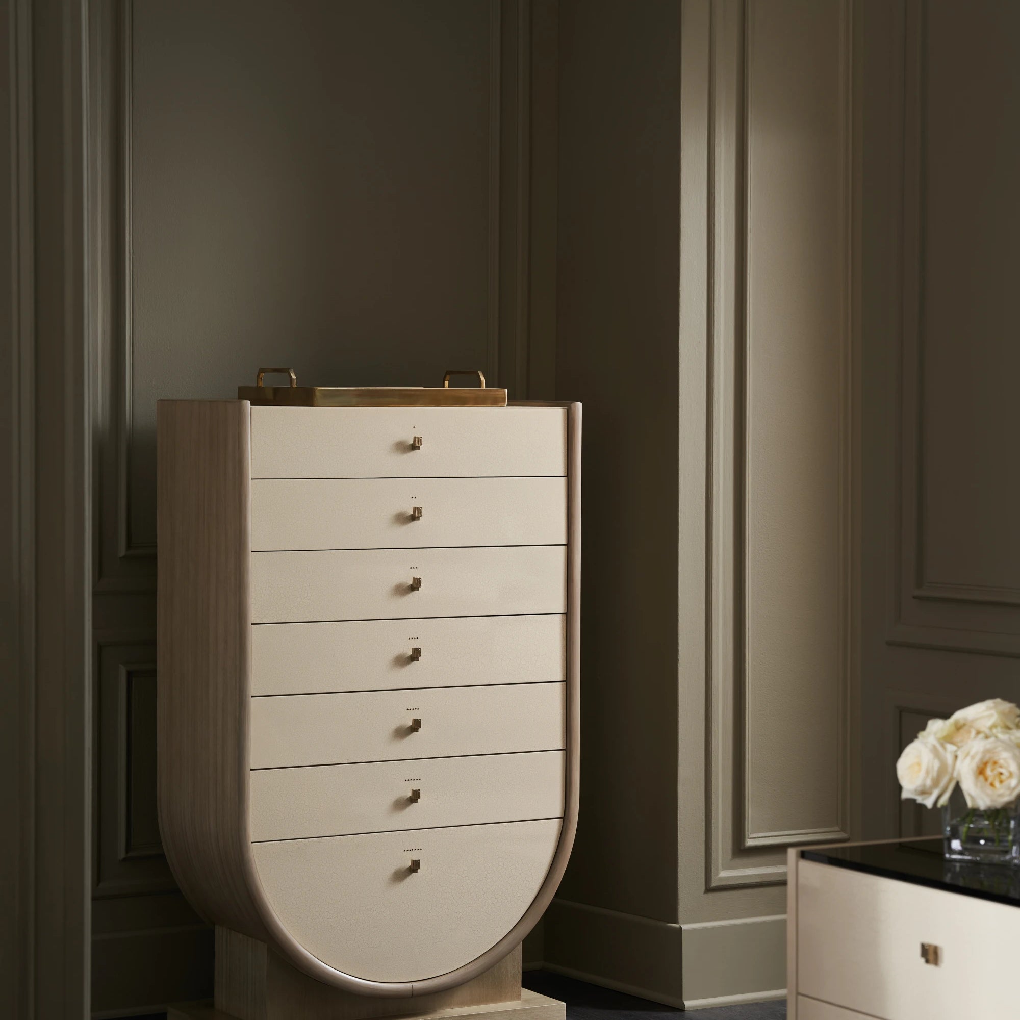 Amphora in room - angle 1